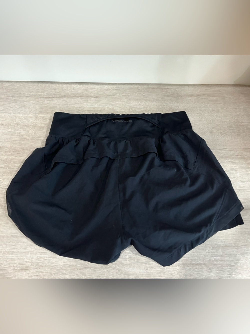 Under Armour Black Athletic Shorts SpeedPocket Running Workout Size M - Picture 3 of 5